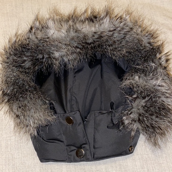 Esprit| Black Puffer Jacket With Removable Hood & Faux Fur. Small - Picture 5 of 8